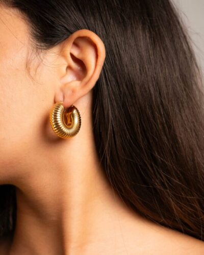 Boucles d'oreilles femme Aura Hoop Earrings plaquées or 18 carats en acier inoxydable - Lumine Jewelry Maroc - Image 2