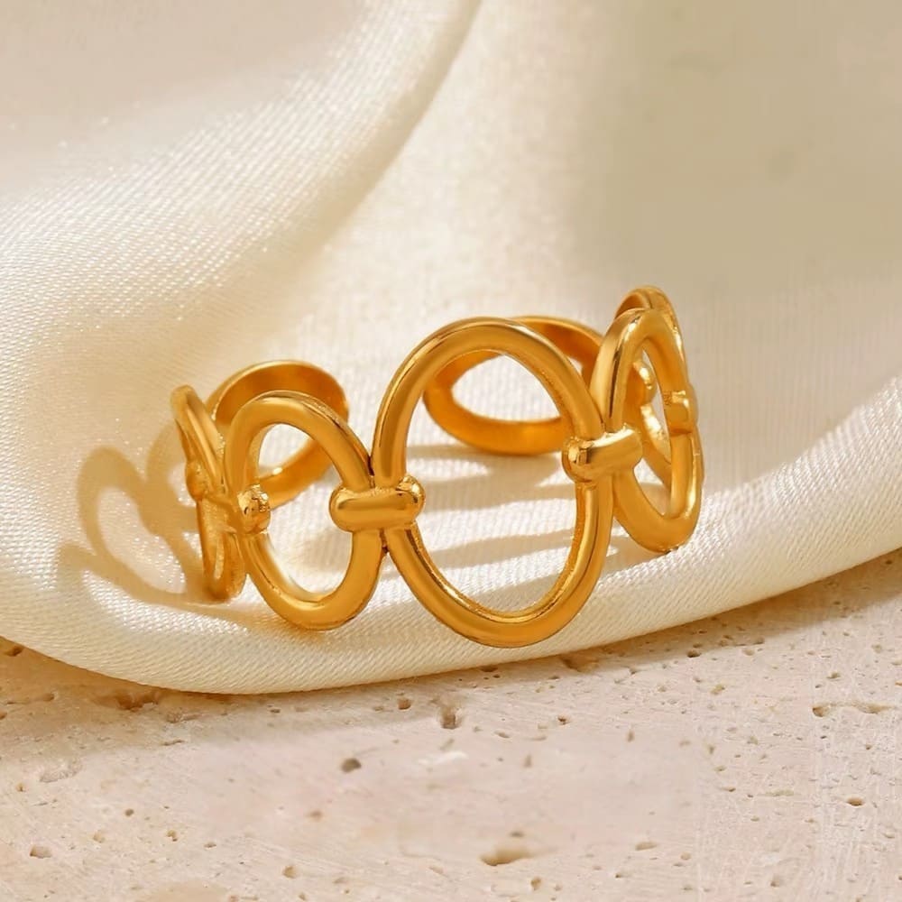 Bague femme Loop Ring plaquée or 18 carats en acier inoxydable - Lumine Jewelry Maroc - Image 3