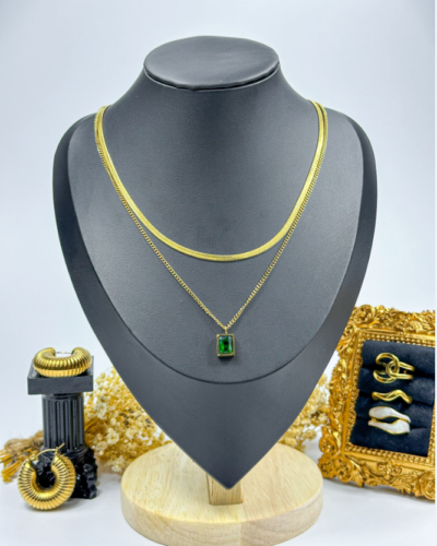 Emerald Élan Necklace – Green Pendant