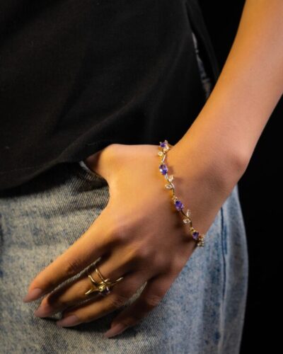 Bracelet femme Tulip Garden Bracelet – Purple plaqué or 18 carats en acier inoxydable - Lumine Jewelry Maroc - Image 2