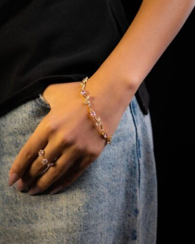Bracelet femme Tulip Garden Bracelet – Pink plaqué or 18 carats en acier inoxydable - Lumine Jewelry Maroc - Image 2