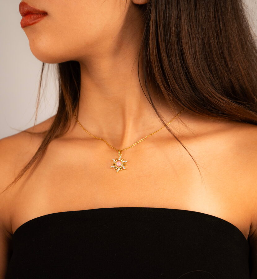 Collier femme Blush Sun Necklace plaqué or 18 carats en acier inoxydable - Lumine Jewelry Maroc - Image 2