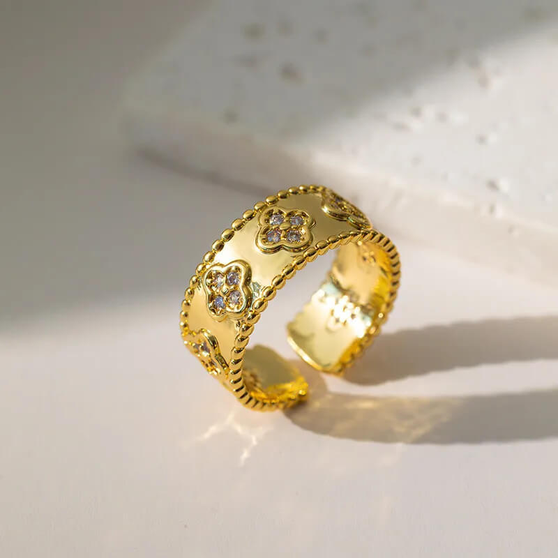 Bague femme SHIMMERA CLOVER RING plaquée or 18 carats en acier inoxydable - Lumine Jewelry Maroc - Image 3