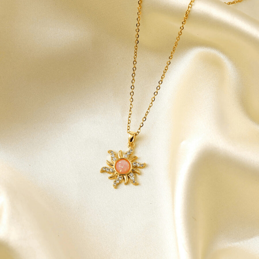Collier femme Blush Sun Necklace plaqué or 18 carats en acier inoxydable - Lumine Jewelry Maroc - Image 3